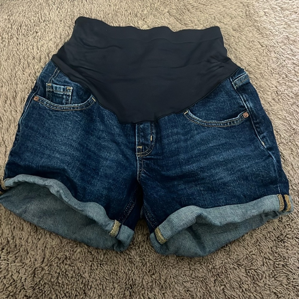 Old Navy Maternity shorts